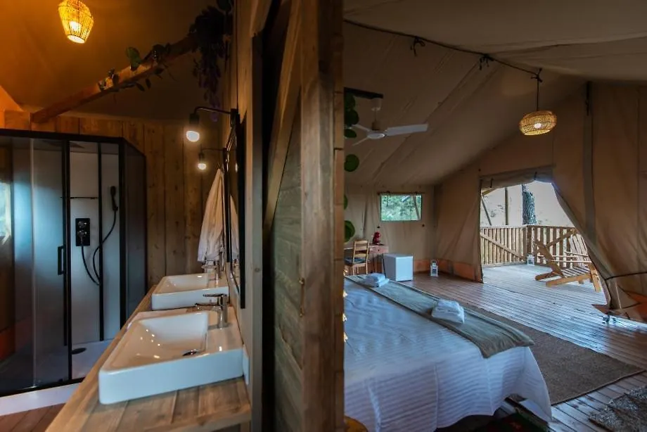 Hostal La Salut De Terrades 3*,